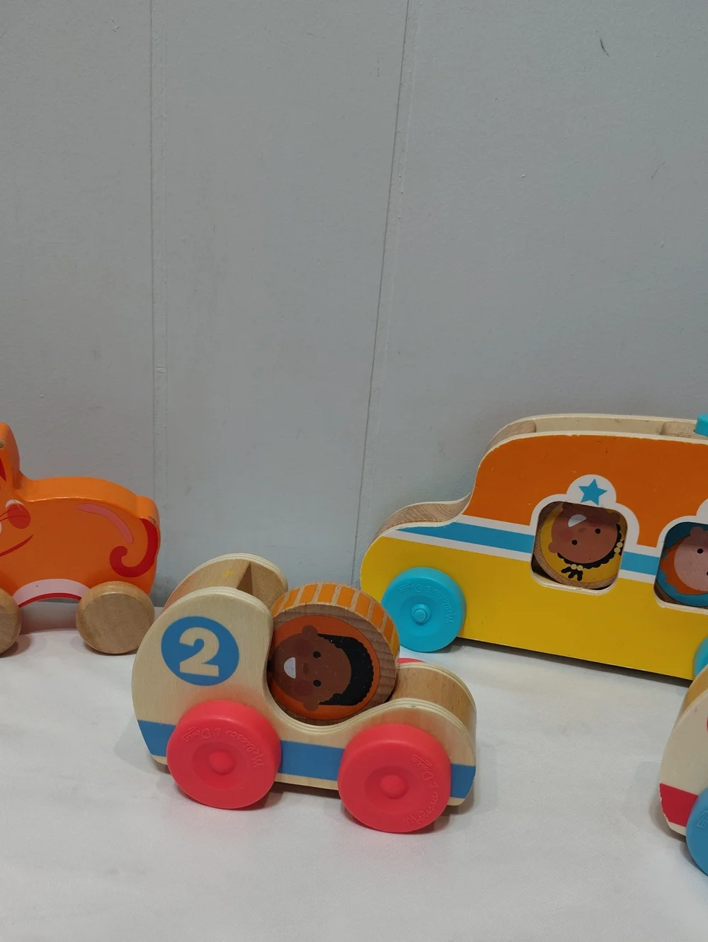 Melissa & Doug Wooden Vehicle & Animal Toy Bundle‎ Fire Truck Go Cars Bus